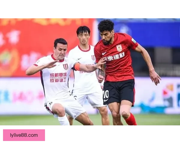 中超综述成都主场五球横扫深圳，亚泰力克青岛终结九轮不胜